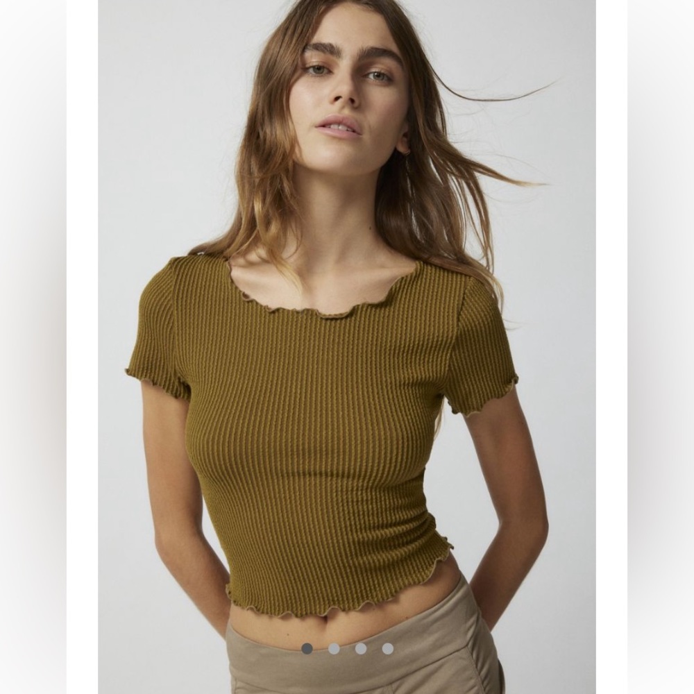 NWT Urban Renewal Remnants Lettuce Edge Baby Tee  XS in Green ♻️